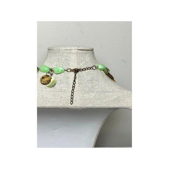 Green Gemstone & Shell Pendant Necklace Striking Fashion Jewelry Birthday Gift - Picture 4 of 4